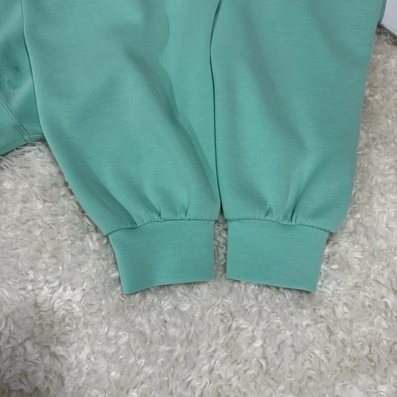 Lululemon Perfectly Oversized Cropped Crew Softstreme sweatshirt FLAW Read - Picture 12 of 12